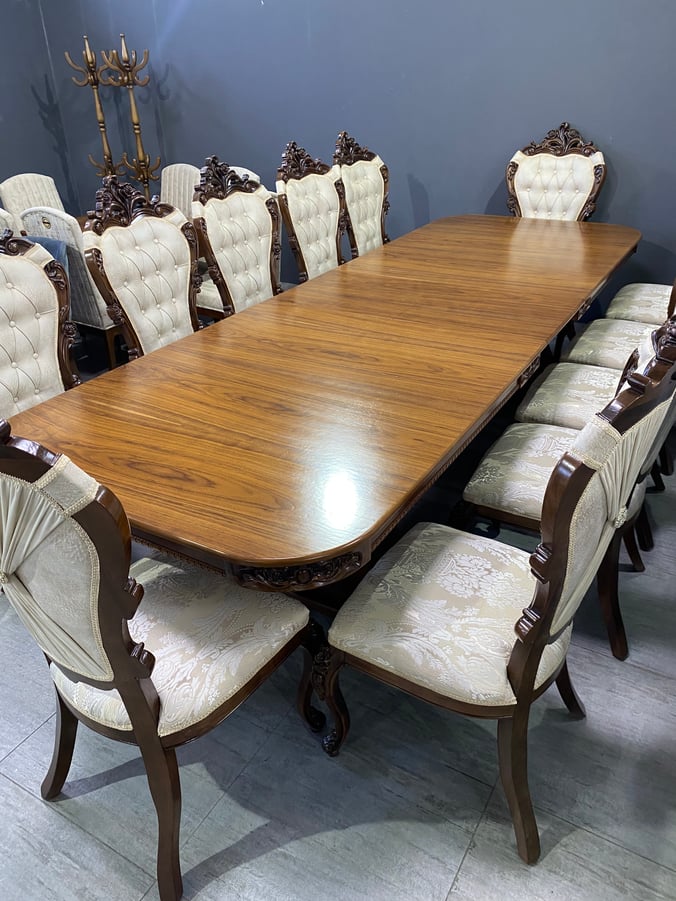 Elegant Walnut Din