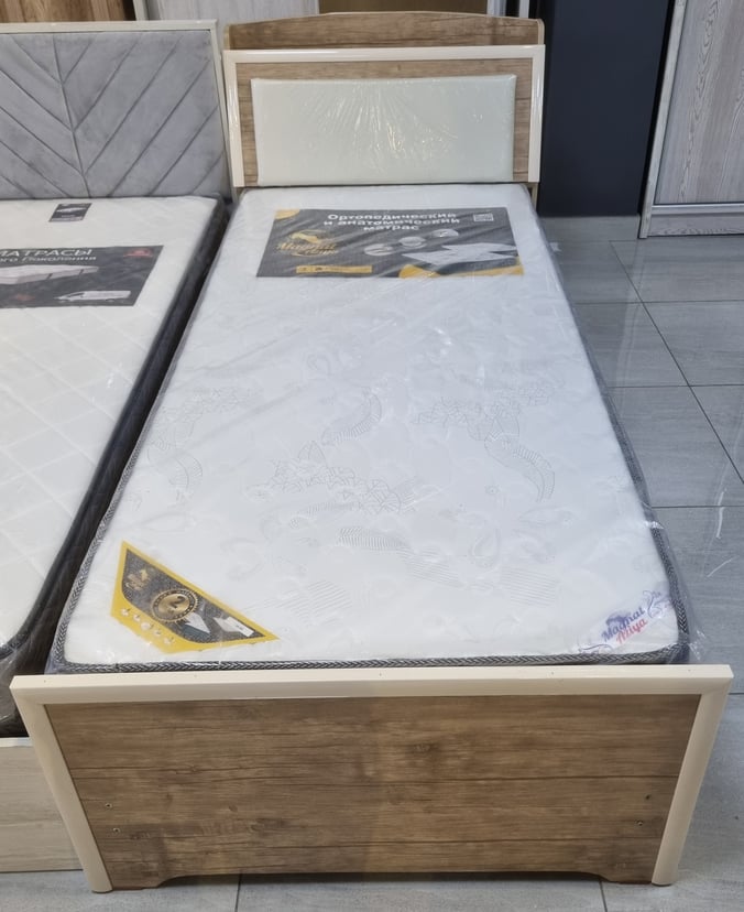 Кровать
