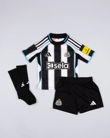 Kinder Newcastle United 2025/26 Heimset