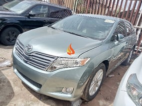 GREEN TOYOTA VENZA 2013