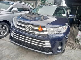 BLUE TOYOTA HIGHLANDER XLE 2015