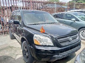 BLACK HONDA PILOT 2005