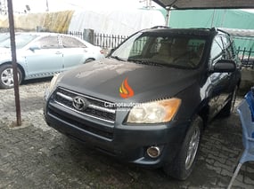 GREY TOYOTA RAV4 2009