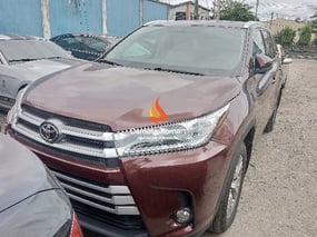 RED TOYOTA HIGHLANDER XLE AWD 2014 UPGRADED TO 2019