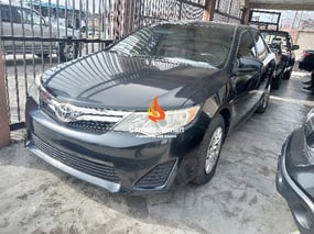 BLACK TOYOTA CAMRY LE 2013