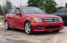 RED MERCEDES BENZ C300 4MATIC 2011