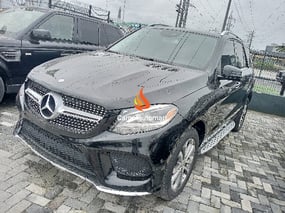 BLACK MERCEDES BENZ GLE350 4-MATIC 2017