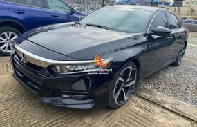 BLACK HONDA ACCORD 2018