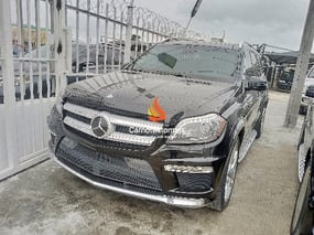 BLACK MERCEDES BENZ GL550 4-MATIC 2013