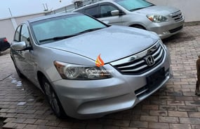 SILVER HONDA ACCORD 2012