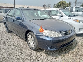 BLUE TOYOTA CAMRY LE 2006