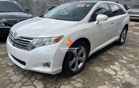 WHITE TOYOTA VENZA 2010 Automatic