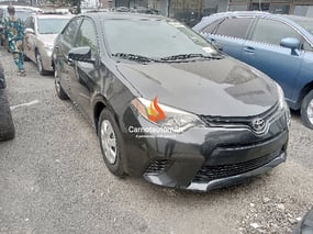 BLACK TOYOTA COROLLA LE 2014