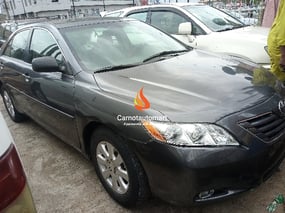 GREY TOYOTA CAMRY XLE 2007