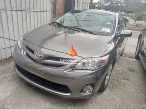 GREY TOYOTA COROLLA 2013