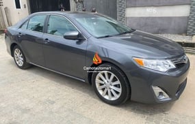 GREY TOYOTA CAMRY XLE 2013 automatic