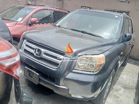 GREY HONDA PILOT 2007