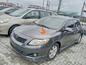 GREY TOYOTA COROLLA SPORT 2010