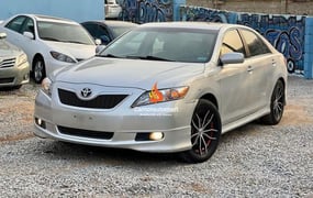 SILVER TOYOTA CAMRY SPORT 2009