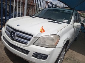 WHITE MERCEDES BENZ GL450 4-MATIC 2008