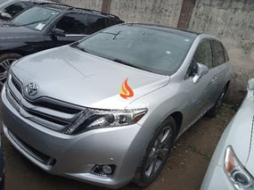 SILVER TOYOTA VENZA LIMITED 4WD 2014