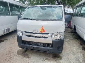 WHITE TOYOTA HIACE BUS STANDARD ROOF 2014