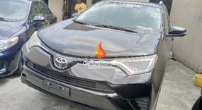 BLACK TOYOTA RAV4 LE 2017