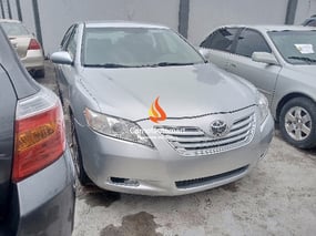 SILVER TOYOTA AVALON XLE 2007