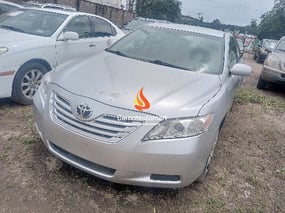 SILVER TOYOTA CAMRY LE 2008