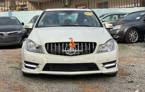 WHITE MERCEDES BENZ C300 4MATIC 2014