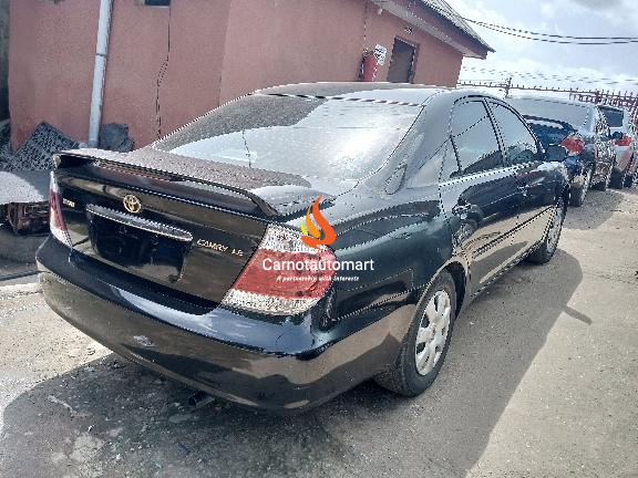 BLACK TOYOTA CAMRY LE 2005