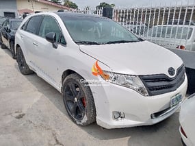 WHITE TOYOTA VENZA AWD LIMITED 2012