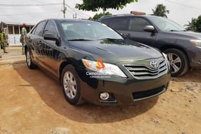 GREEN TOYOTA CAMRY LE 2010 auto