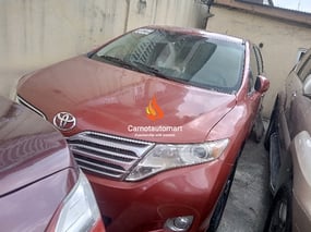 RED TOYOTA VENZA 2010