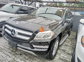 BLACK MERCEDES BENZ GL450 4-MATIC 2015