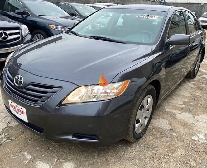 GREY TOYOTA CAMRY LE 2009 Automatic