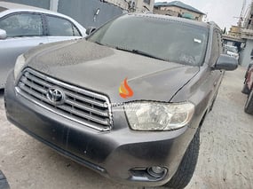 GREY TOYOTA HIGHLANDER V6 2008