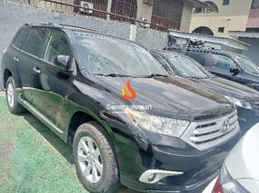 BLACK TOYOTA HIGHLANDER 4WD 2013