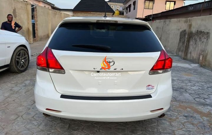 FOREIGN USED WHITE TOYOTA VENZA 2011
