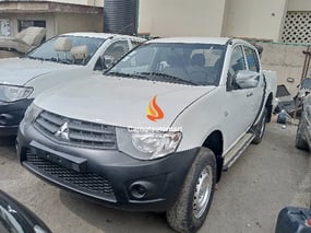 WHITE MITSUBISHI L200 2007