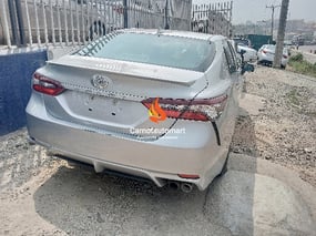 SILVER TOYOTA CAMRY SE 2020