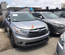 2016 SILVER TOYOTA HIGHLANDER 