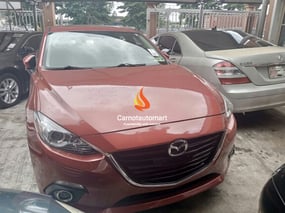 RED MAZDA 3 2015