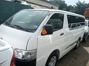 WHITE TOYOTA HIACE BUS HUMMER-2 2013