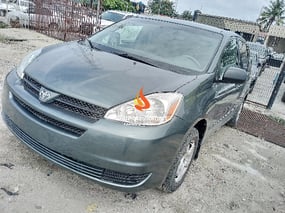 GREY TOYOTA SIENNA CE 2007