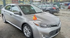 SILVER TOYOTA AVALON 2014