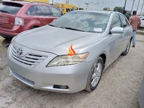 SILVER TOYOTA CAMRY LE 2007