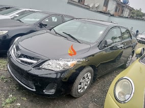 BLACK TOYOTA COROLLA SPORT 2014