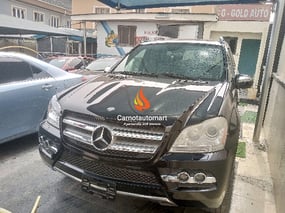 BLACK MERCEDES BENZ GL450 2010