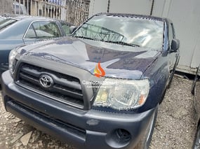 BLUE TOYOTA TACOMA 2009